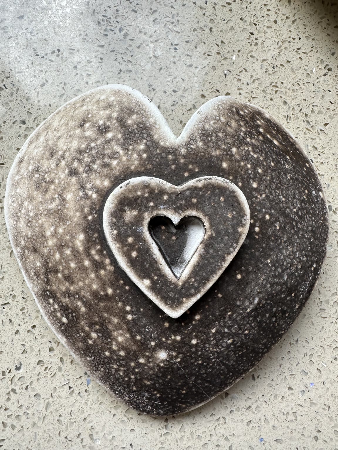 Dark Obvara heart with softly speckled markings